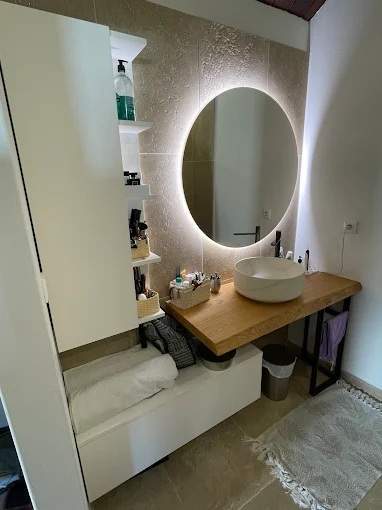 <p>Salle de bain sur mesure, Saint-Gilles les Bains</p>