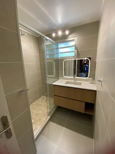 <p>Salle de bain sur mesure, Saint-Leu</p>