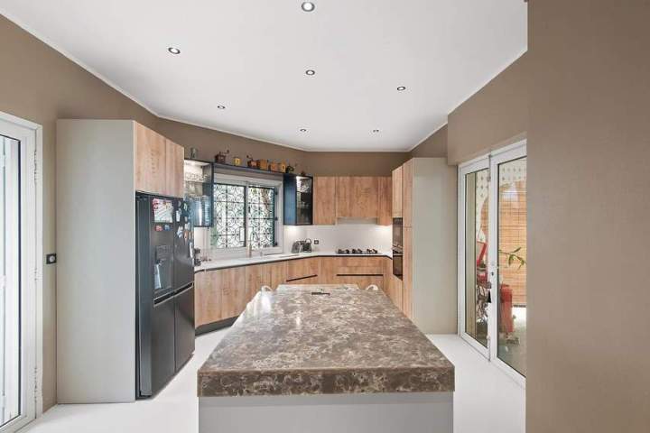 <p>Cuisiniste, Saint-Leu</p>
